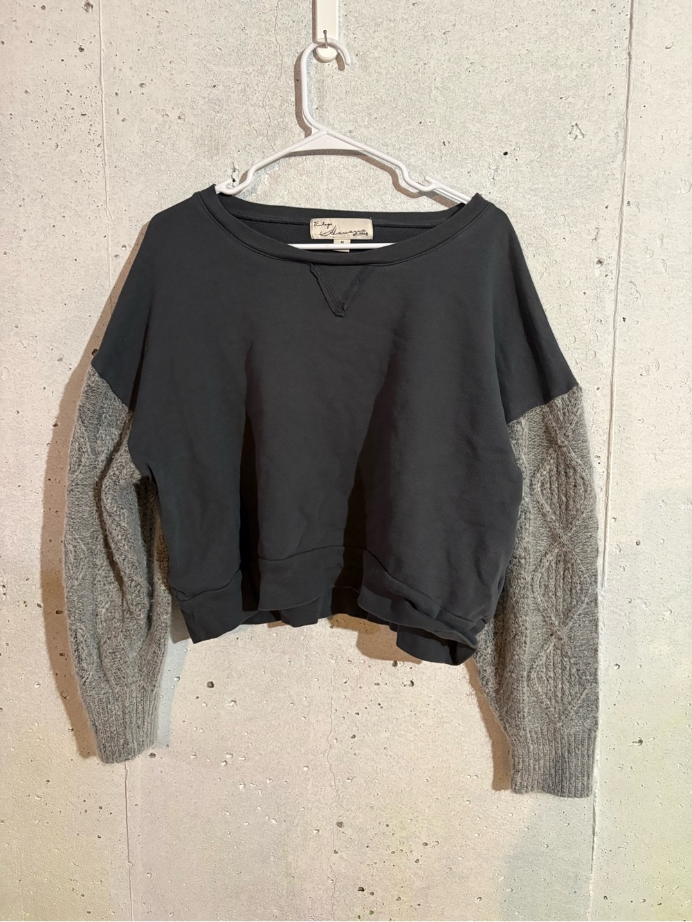 Vintage Havana Two Tone Knit Sleeve Cropped Sweater | Size: Medium